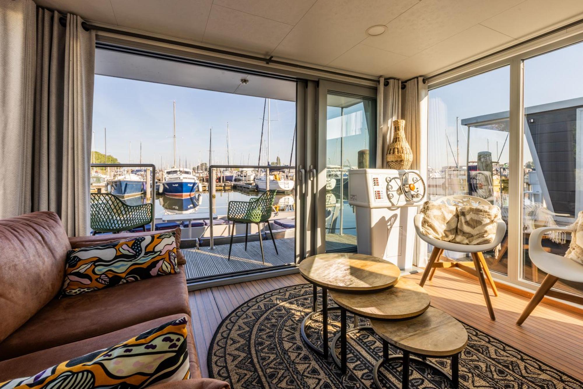 Luxurious Houseboat - Zen * Dinteloord