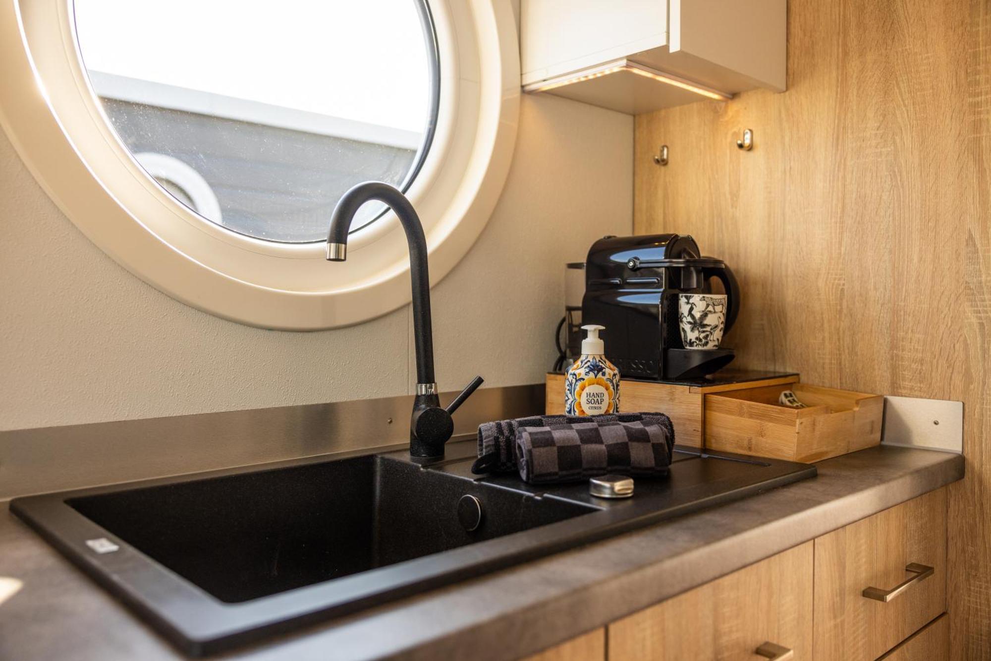 Of The Houseboat - Zen *